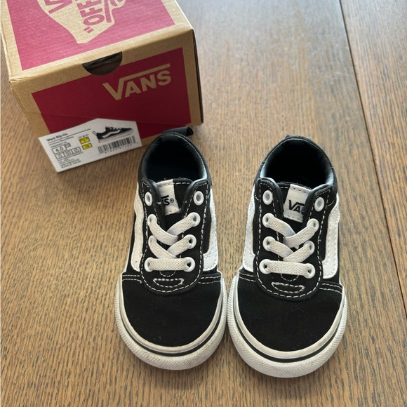 VANS WARD SLIP-ON SIZE 4 - Picture 2 of 6